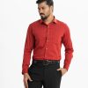 Men's striped long-sleeved formal shirt in cotton fabric. Classic collar with a chest pocket. Adjustable buttons at the cuffs.