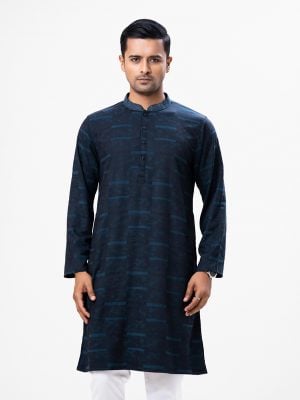 Men's slim fitted panjabi in jacquard fabric. Karchupi at mandarin collar. Inseam pockets.