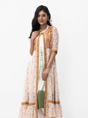 Long tunic with shrug in georgette and viscose fabric. Stand collar, half sleeved. Single button fastening at the front. Tie-dye print at viscose tunic.