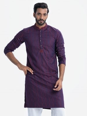 Men's slim fitted panjabi in Jacquard fabric. Karchupi at mandarin collar with metal buttons placket.