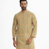 Men's semi-fitted panjabi in jacquard fabric.Mandarin collar and inseam pockets.