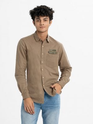 Men's casual long sleeve casual shirt in printed cotton fabric. Classic collar, button fastening at the front and adjustable metal buttons at cuffs.