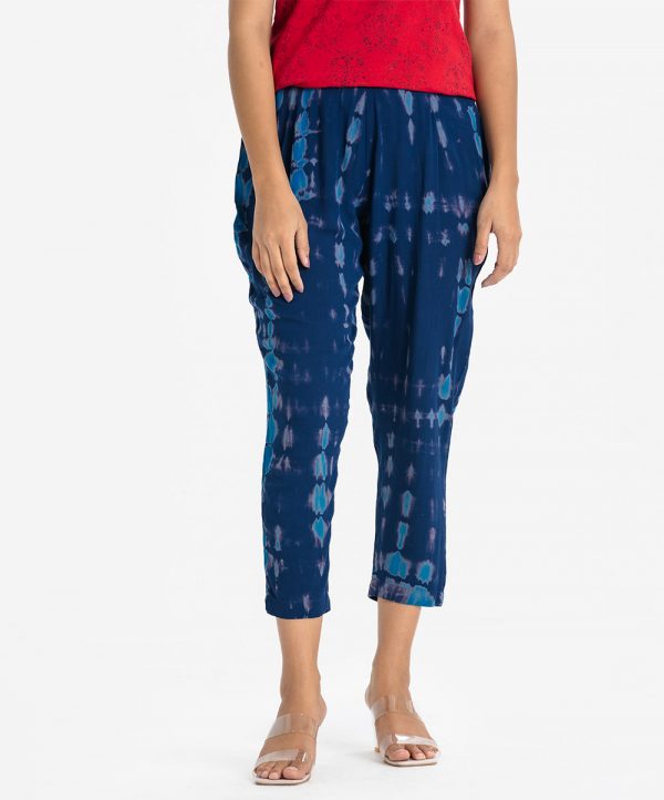 Women's all-over tie-dye printed palazzo in viscose fabric. Concealed elasticated waistline.