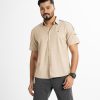 Men's short sleeve casual shirt in printed Twill Viscose fabric. Classic collar, button fastening at the front.