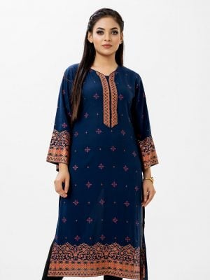 Printed straight kameez in viscose fabric. Three quarter bell sleeved, mandarin neck and karchupi at front.