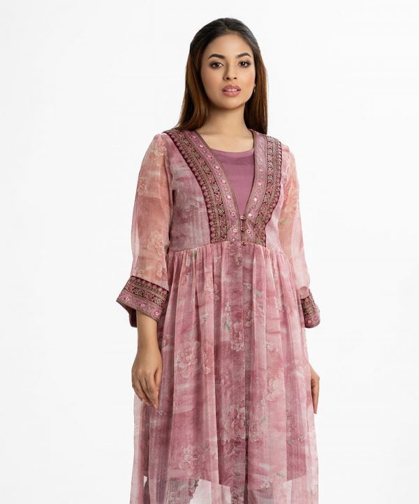 Front buttons opening with karchupi and patch work, V-neck, three-quater sleeved, printed georgette fabric shrug with crepe fabric sleeveless tunic.Front buttons opening with karchupi and patch work, V-neck, three-quater sleeved, printed georgette fabric shrug with crepe fabric sleeveless tunic.