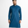 Men's semi-fitted panjabi in jacquard fabric. Mandarin collar and inseam pockets.