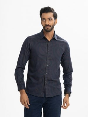 Men's printed long-sleeved business casual shirt in jacquard fabric. Classic collar, button fastening at the front and adjustable metal buttons at the cuffs.