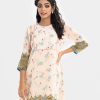 Floral printed A-line tunic in georgette fabric. Round neck, three-quarter sleeved.