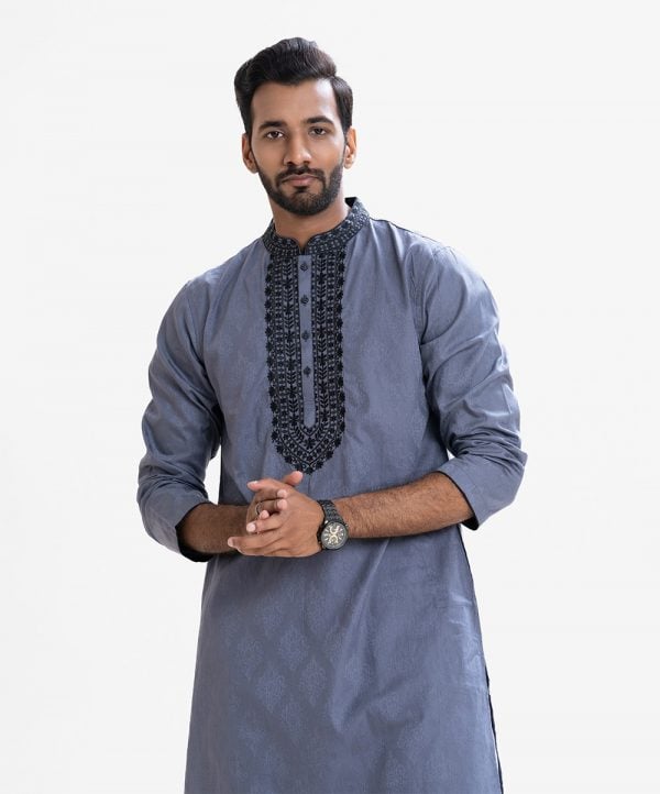 Men's fitted panjabi in Jacquard cotton fabric. Embroidery at mandarin collar with metal buttons on the placket.