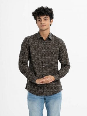 Men's casual long sleeve casual shirt in printed cotton fabric. Classic collar, button fastening at the front and adjustable metal buttons at cuffs.