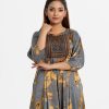 Printed A-line tunic in satin fabric. Round neck, long puff. Karchupi at the front, box pleated at the waistline and attach patch at the hemline.
