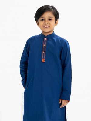 Kid boys panjabi in jacquard fabric. Mandarin collar and inseam pockets. karchupi at the front.