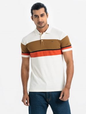 Men's stripes polo shirt in mercerized cotton fabric. Classic collar with button placket and short sleeves.