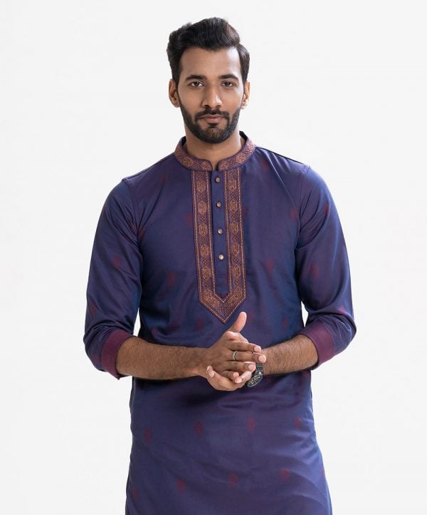 Men's slim-fitted panjabi in jacquard cotton fabric. Embroidery at mandarin collar with metal buttons on the placket.