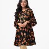 Floral printed A-line tunic in viscose fabric. Boat neck, full bishop sleeves.