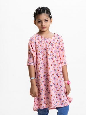 Kid girls short tunic in floral printed georgette fabric. Round neck with front flower buttons placket and short sleeves.