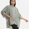 Relax fit short tunic in jacquard fabric. Stand collar and batwing sleeved.