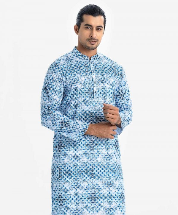 Men's printed fitted panjabi in cotton fabric. Mandarin collar with inseam pockets.