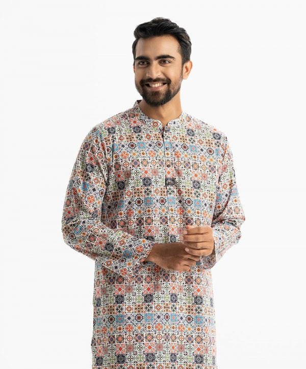 Mens slim-fitted panjabi in cotton fabric. Mandarin collar and inseam pockets.