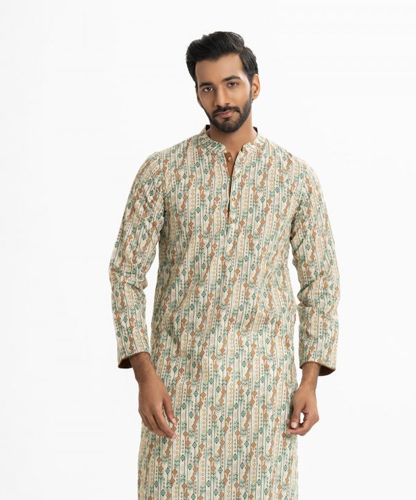 Men's semi fit panjabi in cotton fabric. Mandarin collar, full sleeves. Inseam pockets.