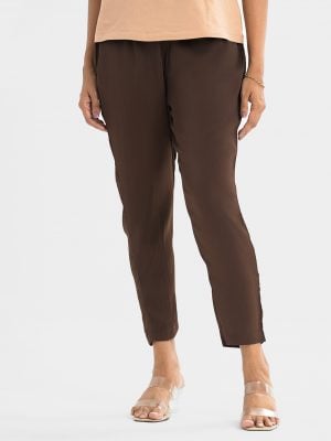 Women's casual style palazzo in zoom fabric. Concealed elasticated waistline.