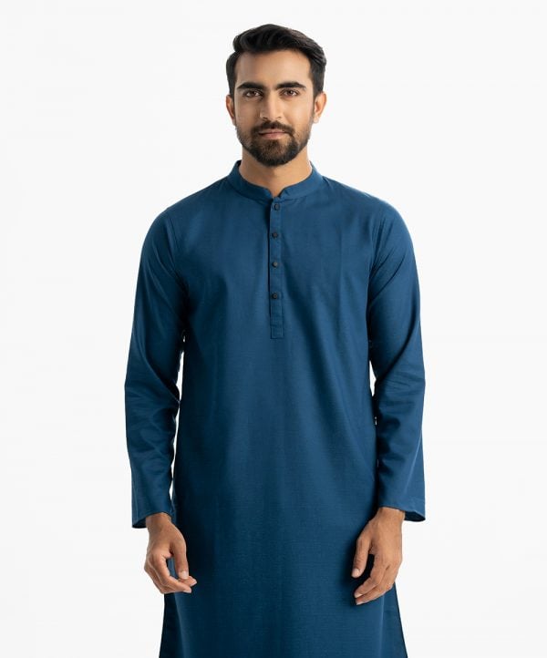 Men's semi-fitted panjabi in Jacquard fabric. Mandarin collar and inseam pockets.