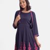 Women's A-line gown in joom fabric. Sleeveless, boat neck, karchupi at the hemline and a three-quarter front opening shrug.