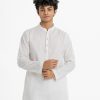 Men's slim-fitted panjabi in jacquard fabric.Mandarin collar and inseam pockets.