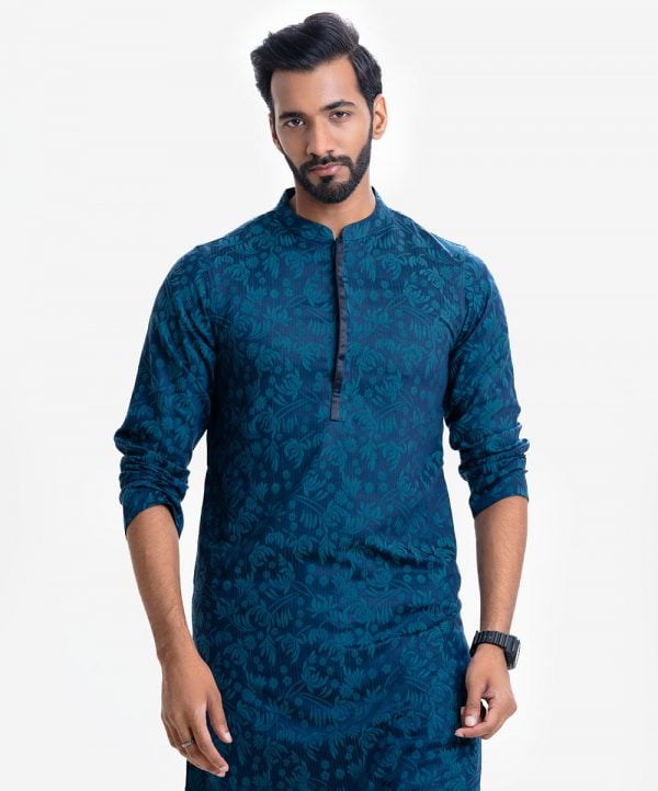 Men's fitted panjabi in Jacquard cotton fabric. Mandarin collar with hidden button placket and inseam pockets.