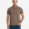 Men's solid color polo shirt in cotton pique fabric. Classic collar, short sleeves and a straight-cut hem.