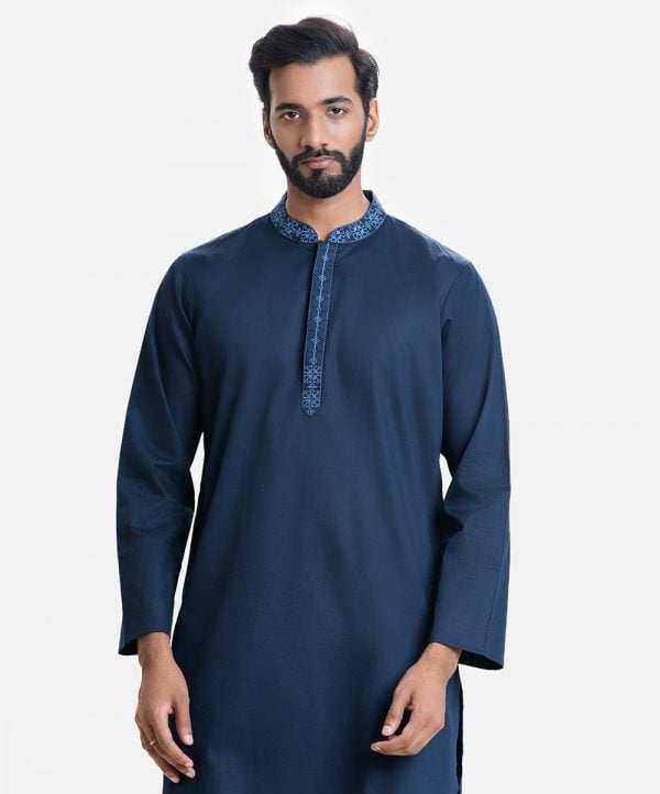Men's slim fitted panjabi in cotton fabric. Mandarin collar with hidden button placket. Embroidery at front.