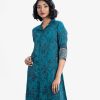 Printed A-line kameez in zoom fabric. Lapel collar, three-quarter sleeved. Karchupi at the front.