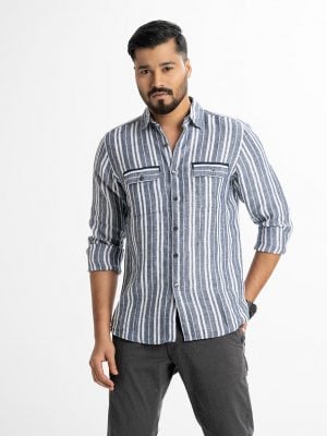 Men's long sleeve stripe casual shirt in printed cotton fabric. Classic collar, button fastening at the front and adjustable metal buttons at cuffs.