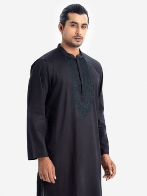Men-exclusive panjabi in cotton fabric. Mandarin collar with Karchupi at the front and inseam pockets.