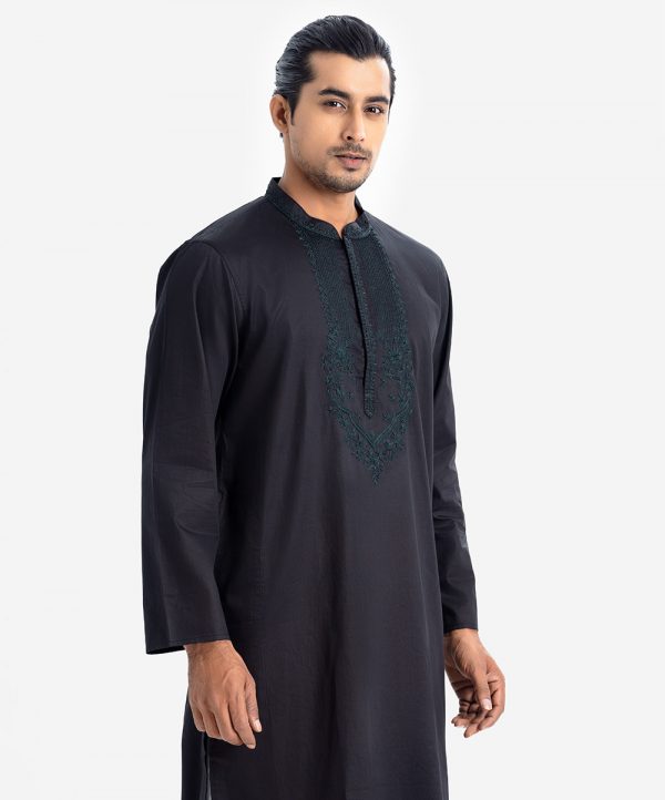 Men-exclusive panjabi in cotton fabric. Mandarin collar with Karchupi at the front and inseam pockets.