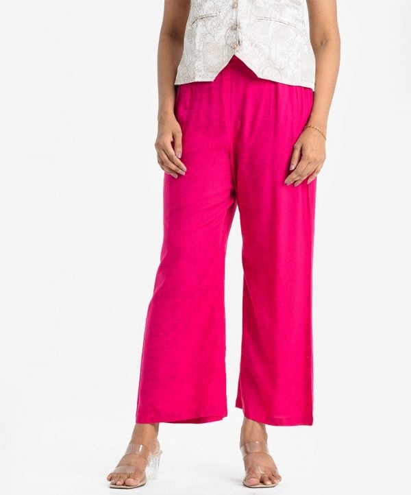 Women's printed casual palazzo in viscose fabric. Concealed elasticated waistline.