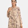 Floral printed A-line long tunic in joom fabric. Long sleeves, stand collar and karchupi at the front.