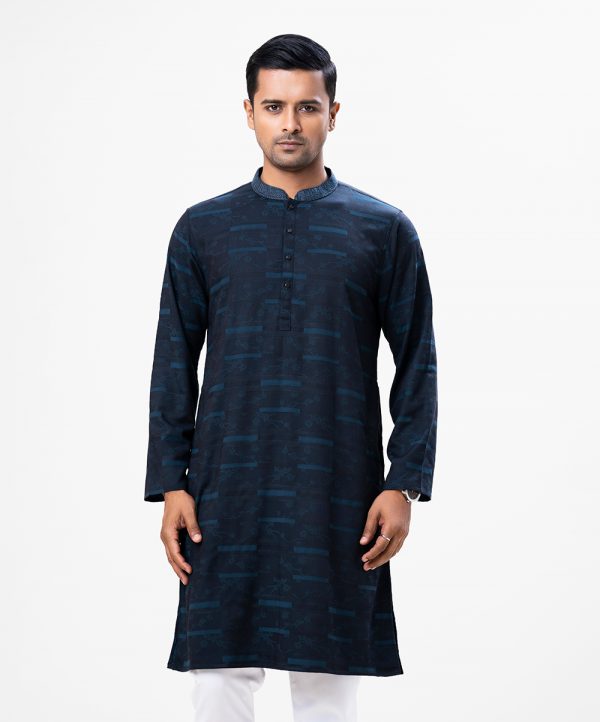 Men's semi fitted panjabi in jacquard fabric. Karchupi at mandarin collar. Inseam pockets.