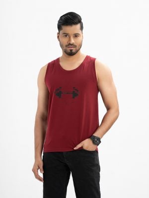 Men's slim fit gym vest in cotton single jersey fabric. Round neck, sleeveless. Print detail at front.