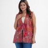 Women's koti in muslin fabric. High neck with tassel tie, short-sleeved. Karchupi at the neckline and two pockets at the front.