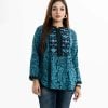 Printed short tunic in viscose fabric. Stand collar, full-sleeved. Line stitching at the front and collar. karchupi at the front.