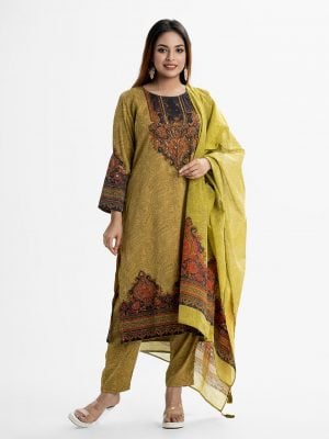 Women's paisley printed salwar kameez in joom fabric. Stand collar, three-quarter sleeves and karchupi at the front of kameez. Half-silk dupatta with pant pajamas.