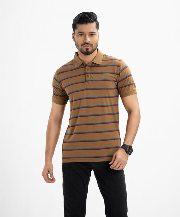 Short sleeved polo shirt in mercerised cotton knit fabric. Button opening at front with ribbed collar and cuffs.