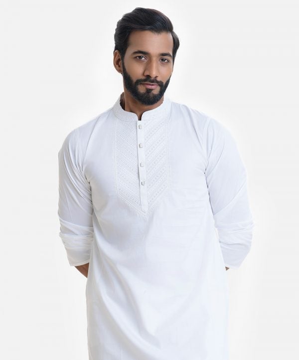 Men's slim fitted panjabi in cotton fabric. Mandarin collar, full sleeves. Inseam pockets. Embroidery at front.