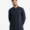 Men's premium panjabi in Jacquard fabric. Mandarin collar, inseam pockets, karchupi and button fastening at the front.