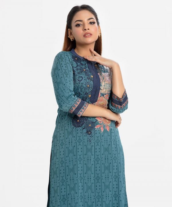 Floral printed straight kameez in Joom fabric. Stand collar, three-quarter sleeved. Karchupi at the front and attached patch at the hemline.