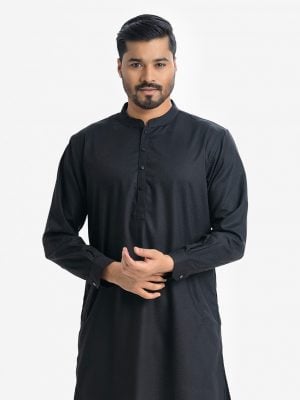 Men's slim fit panjabi in jacquard cotton fabric. Mandarin collar and inseam pockets.