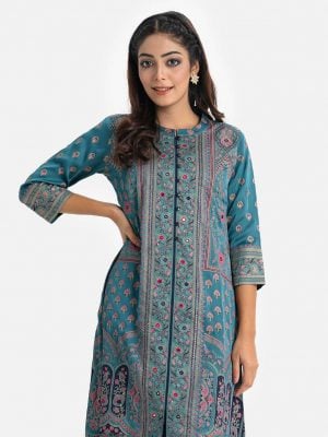 Printed A-line kameez in crepe fabric. Stand collar, three-quarter sleeved. Karchupi at the front