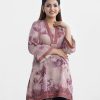 Printed A-line tunic in jacquard fabric. V-neck with attached patch and bell sleeved.